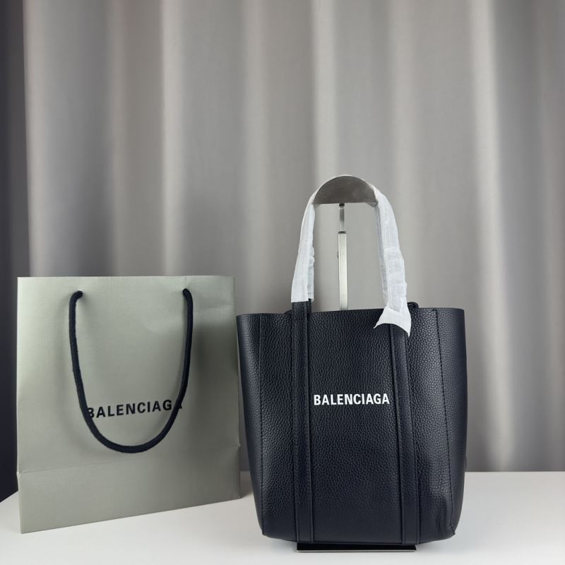 Ba*len*cia*ga shopping bags